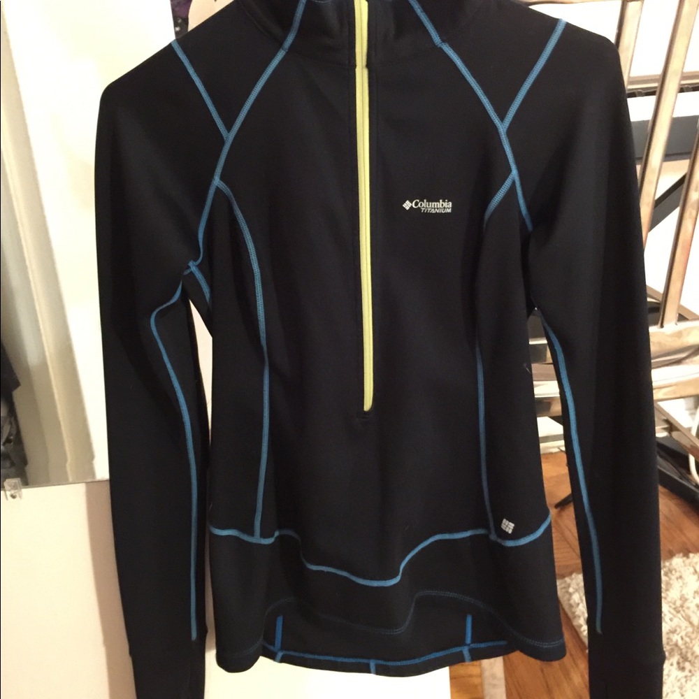 Columbia sports sweatshirt - sweat wicking